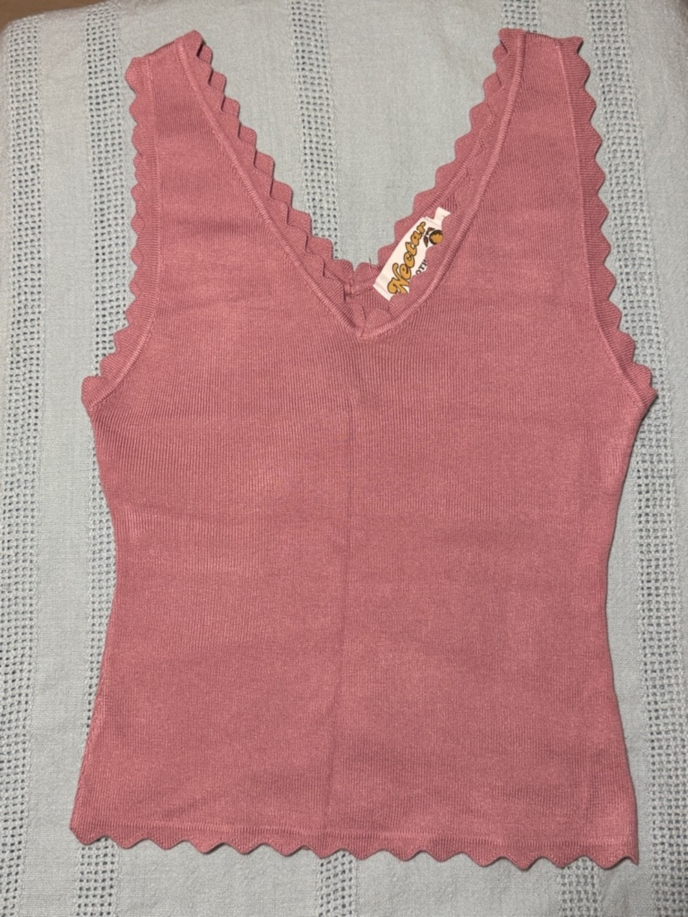 Scallop-Edge V-Neck Knit Tank Top - Dusty Rose